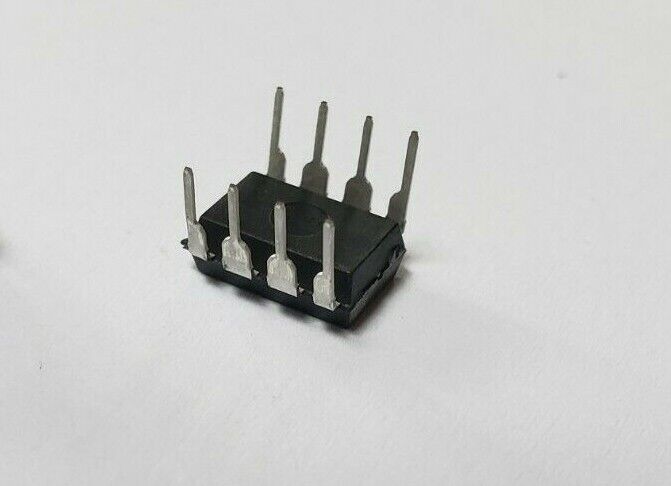 Load image into Gallery viewer, 30x LM358 Low Power Dual OpAmp DIP-8 IC LM358N 30pcs AMPLIFIER US. SOLD/SHIP
